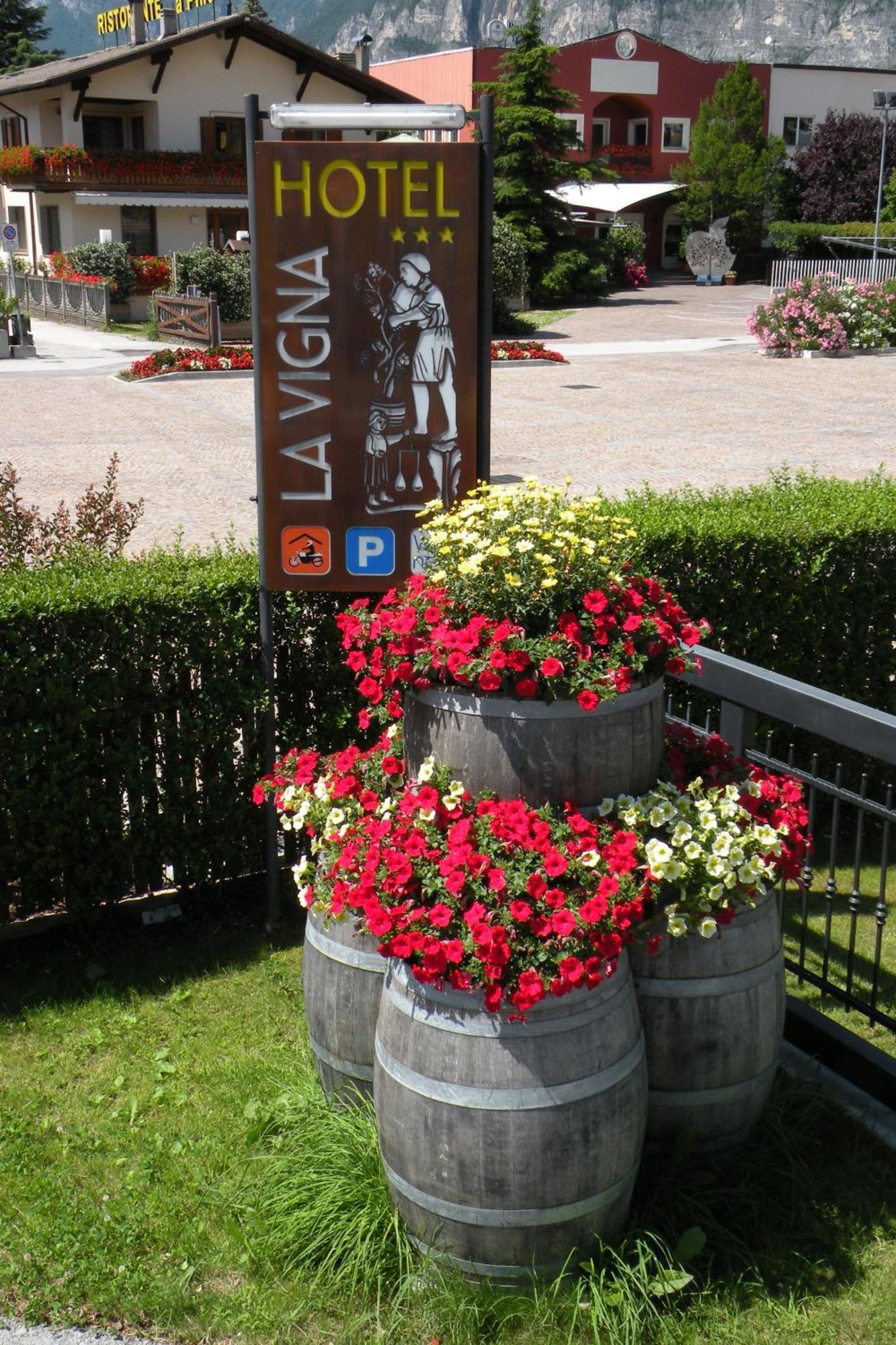 Hotel Garni La Vigna - Adult Friendly San Michele all'Adige Exterior photo